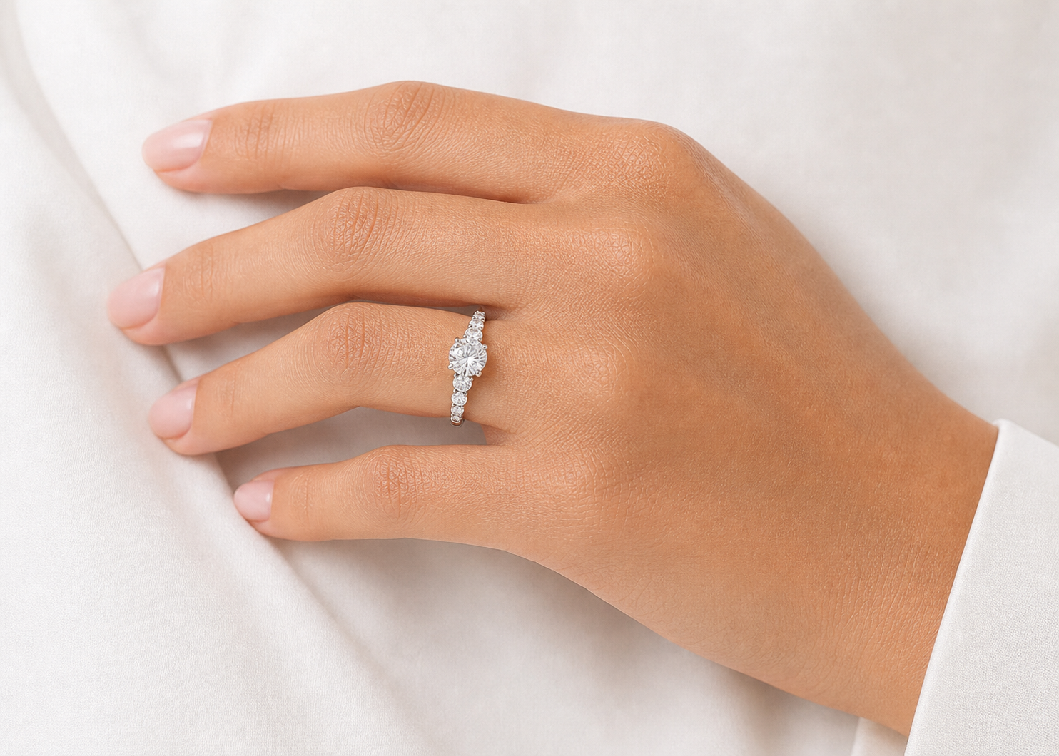 Grand Solitaire Diamond Ring – 1.0 ct Center, 18K Gold