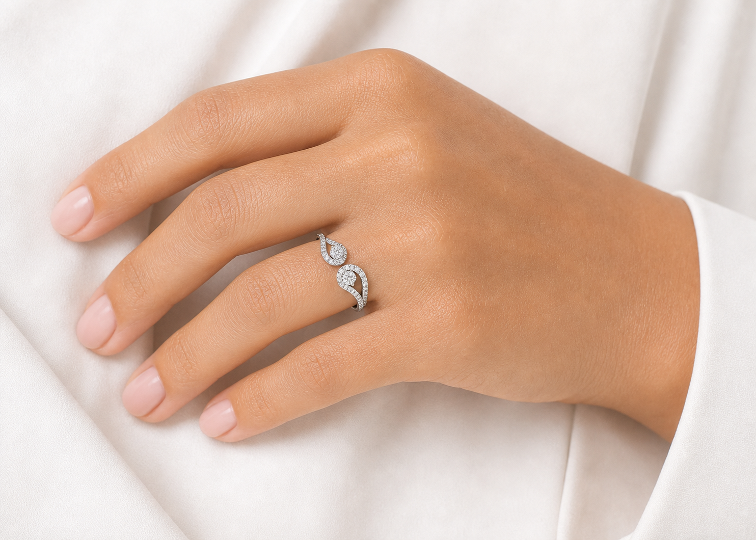 Twins Diamond Ring – Pavé Accent, 18K Gold