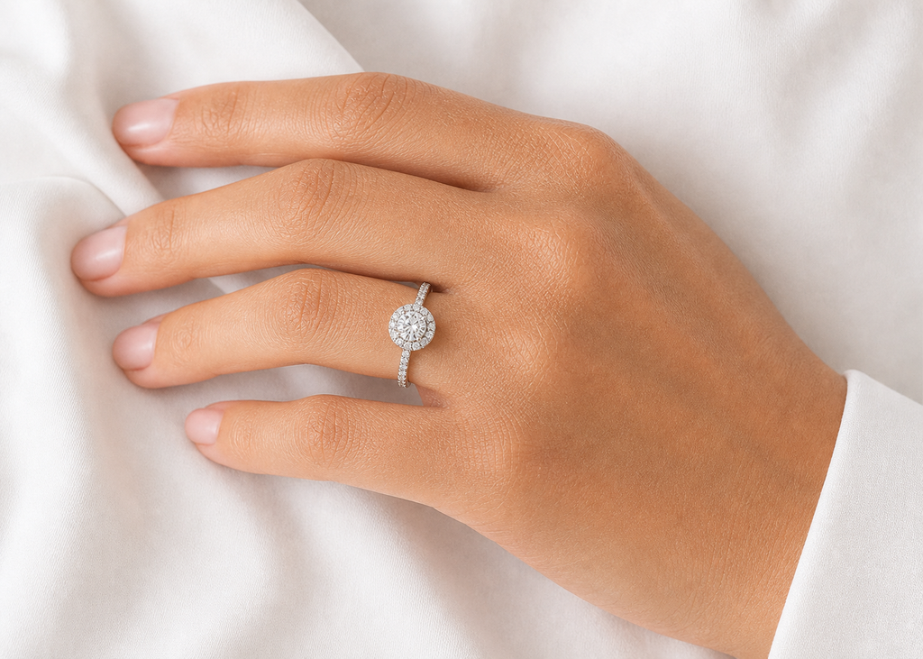 Round Halo Engagement Ring – 1.0 ct, 18K Gold