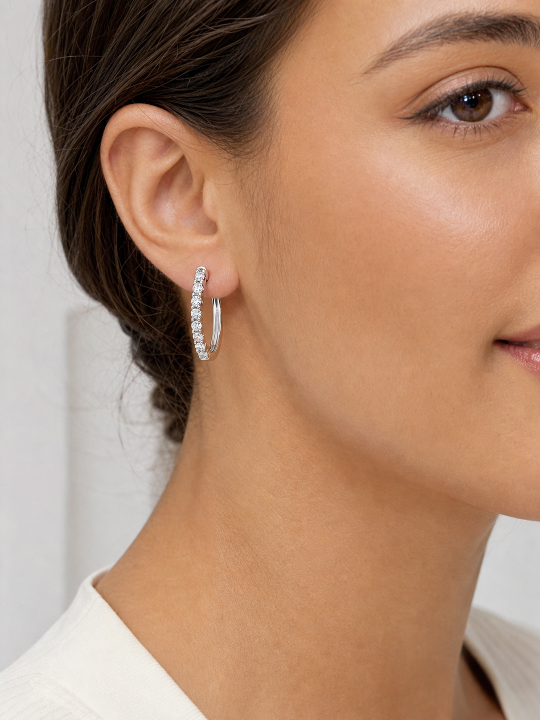 Classic Diamond Hoop Earrings – 20-Diamond 2.0 ct, 18K Gold