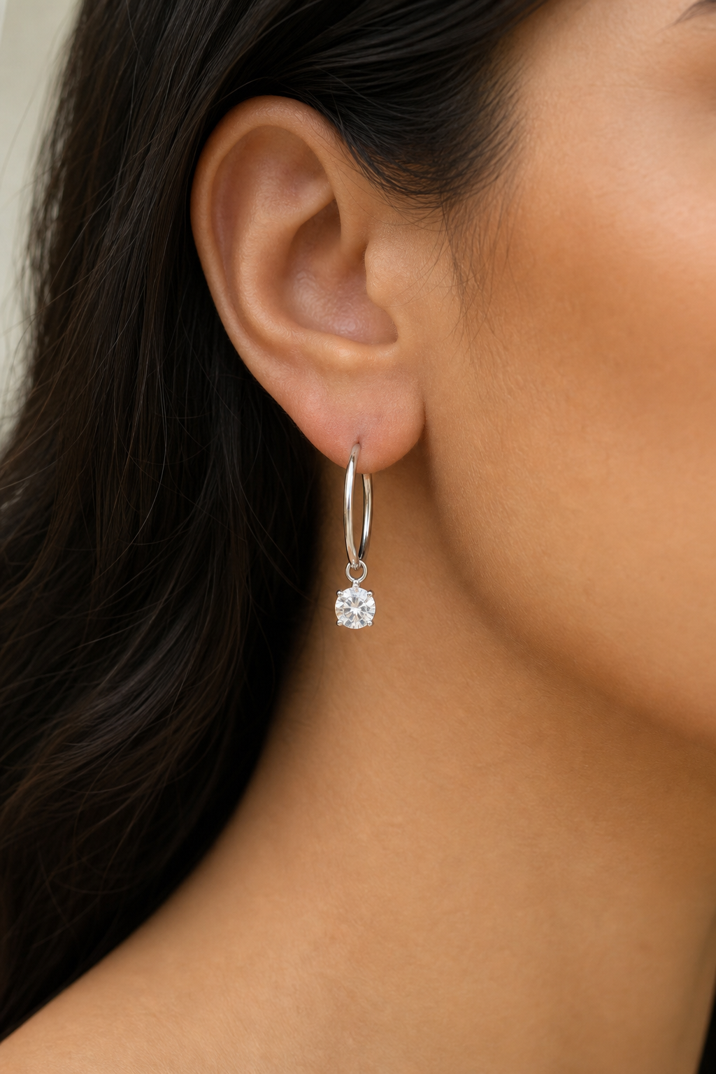 Floating Diamond Stud Earrings – 0.2 ct Each, 18K Gold